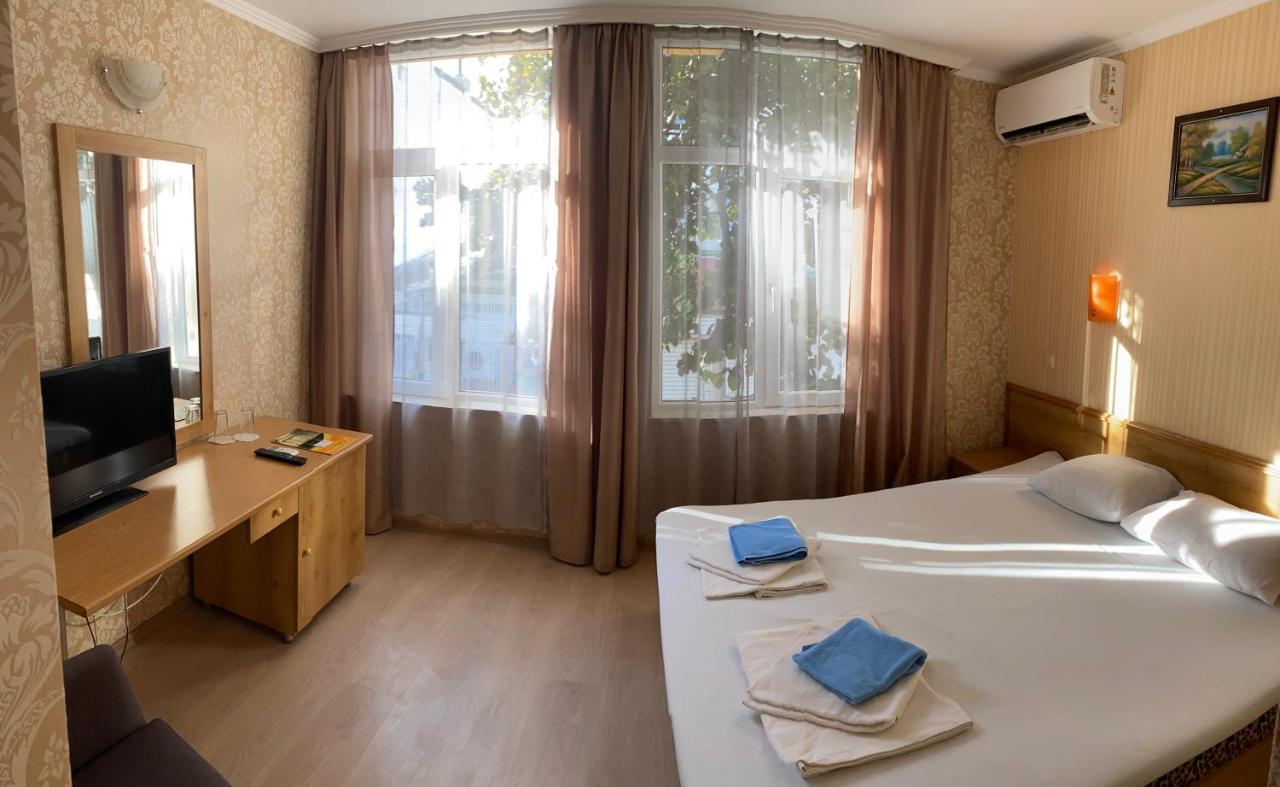 Еника Hotel Varna Ngoại thất bức ảnh
